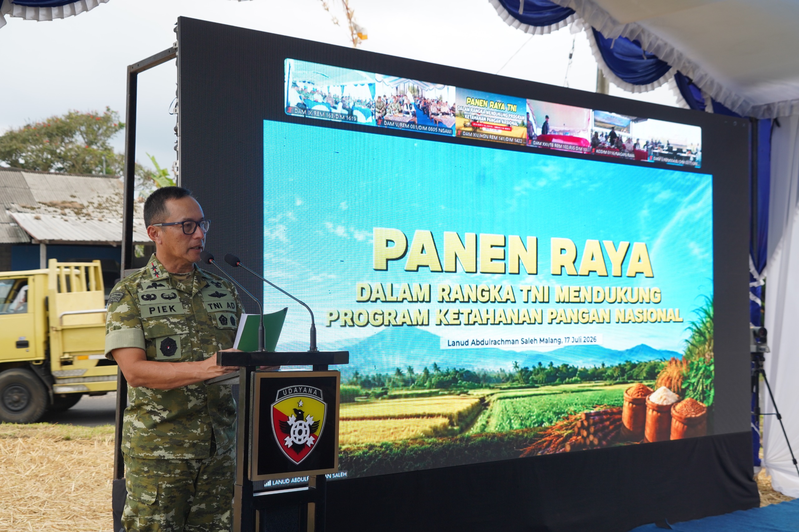 Dukung Swasembada Pangan Nasional, Pangdam IX/Udayana Pimpin Panen Raya TNI di Tabanan