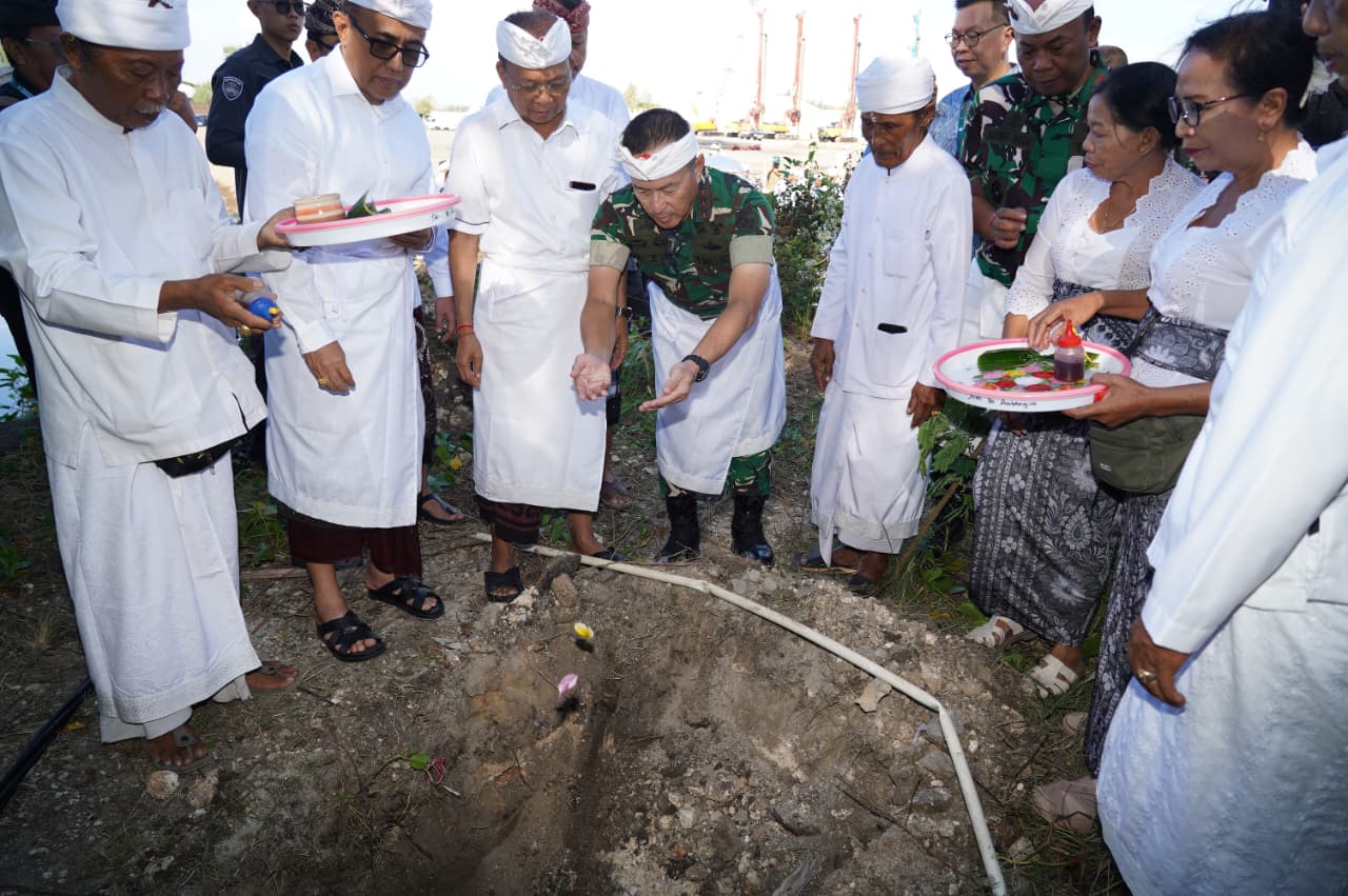 Dukung Program Strategis Nasional, Pangdam IX/Udayana Hadiri Peresmian Pembangunan PSEL Denpasar Raya
