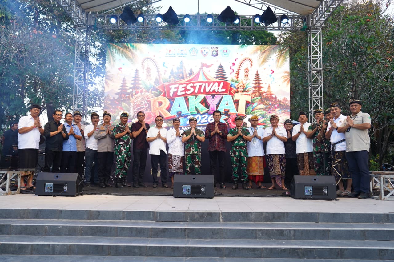 Festival Rakyat Nobar Bola Gembira Resmi Dibuka Pangdam IX/Udayana, Hadirkan Hiburan, UMKM, dan Semangat Persatuan