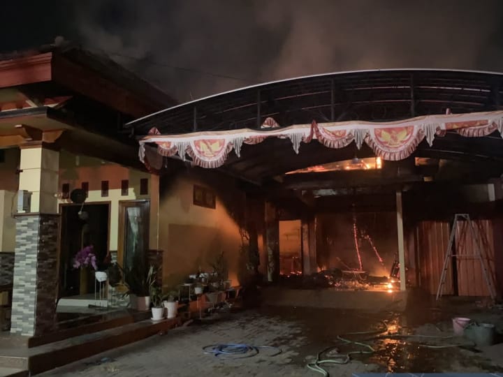 Kebakaran Hebat Dugaan Kesengajaan Hanguskan Sebuah Rumah di Kabupaten Kediri