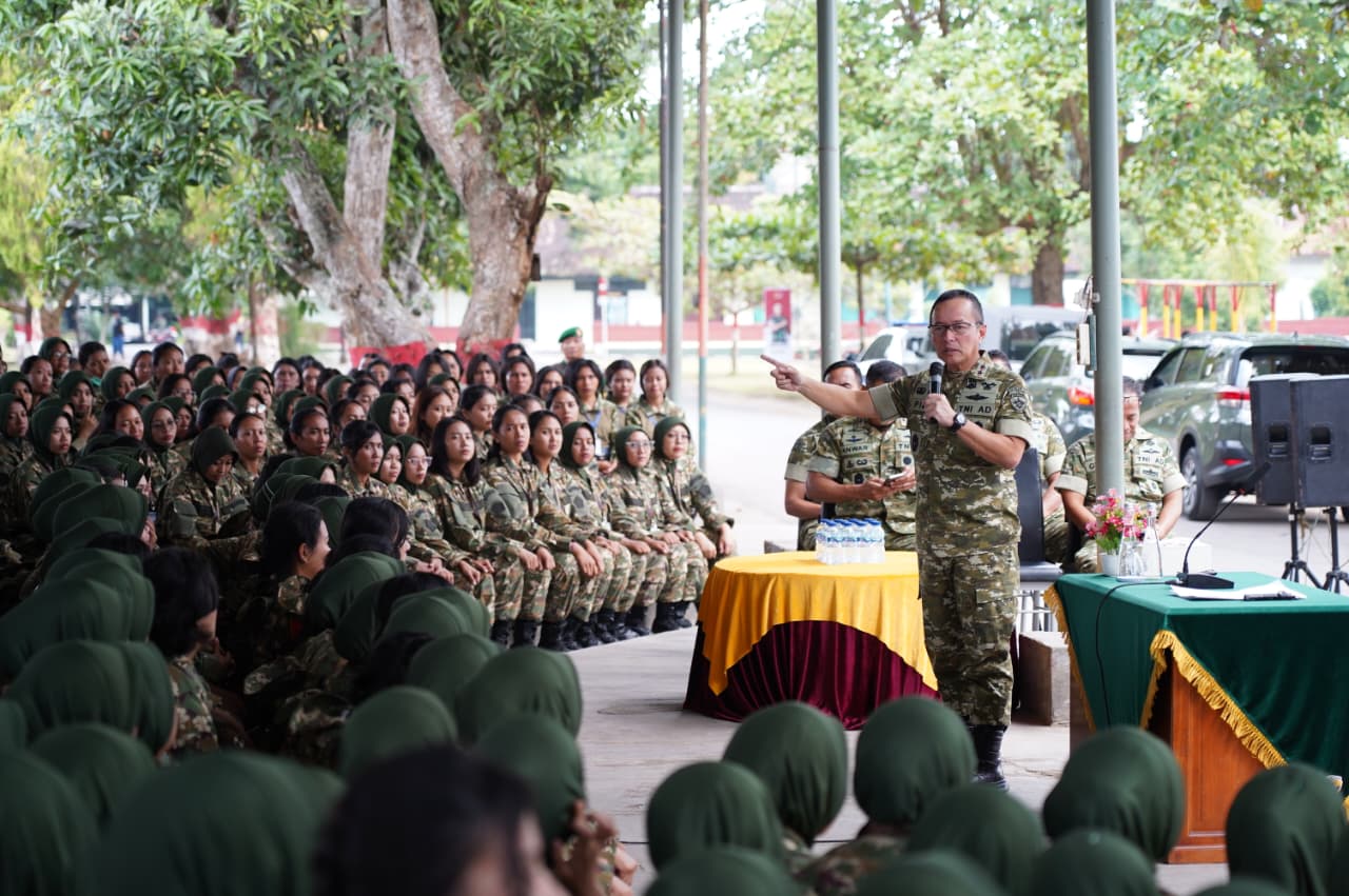 Bakar Semangat Ratusan Siswa SPPI, Pangdam Udayana: Berdayakan Ekonomi Rakyat, Itulah Bela Negara Modern
